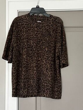 Hollister Dark Brown Leopard Print Tee